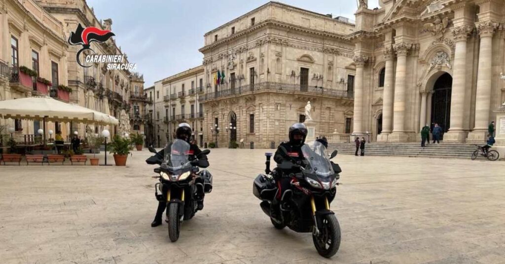 carabinieri, siracusa, rapina, ortigia, arresto