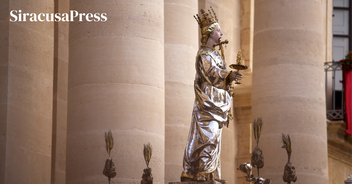Oggi è il giorno di Santa Lucia: alle 15:30 la processione con il simulacro e le reliquie dalla Cattedrale alla Basilica di Santa Lucia al Sepolcro